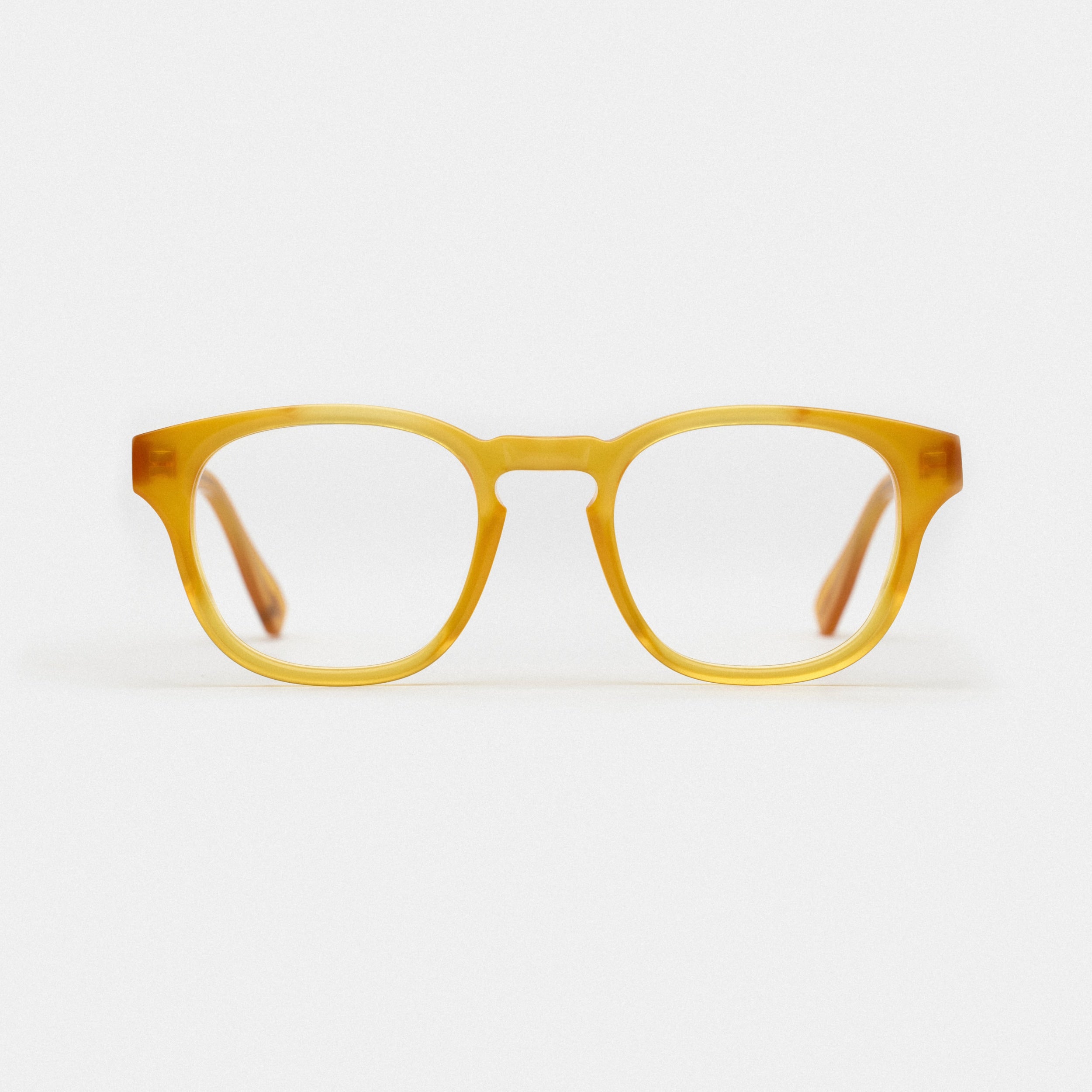 "Ajoutez une touche de chaleur à votre look avec cette paire de lunettes de vue couleur miel pour femme ou homme. Avec leur monture en plastique légère et leur teinte de couleur miel douce, ces lunettes sauront rehausser votre style tout en vous offrant un confort optimal. Découvrez notre sélection de lunettes de vue pour femmes et pour hommes sur notre site internet et trouvez la paire qui vous convient pour un look confortable et tendance au quotidien